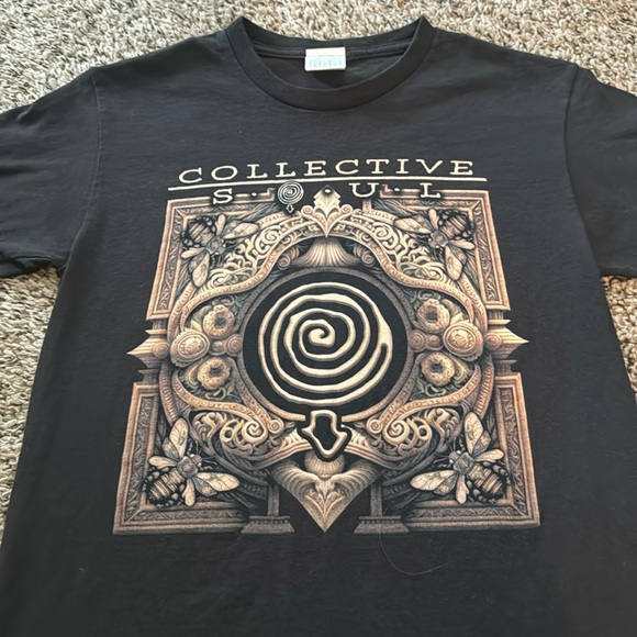 Tour tee - Picture 1 of 3